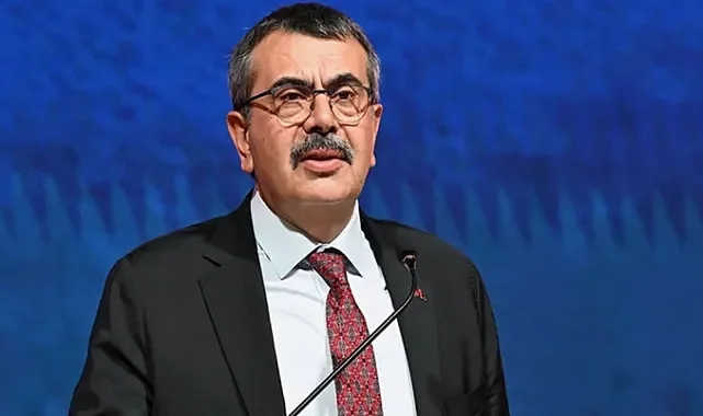 FLAŞ GELİŞME... 12 YILLIK ZORUNLU EĞİTİM KALKIYOR MU?