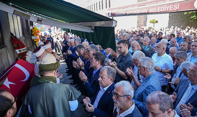 HASAN MELEK DUALARLA UĞURLANDI