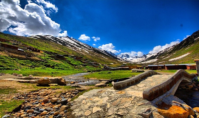 İKİ TURİST YAYLADA KAYIPLARA KARIŞTI