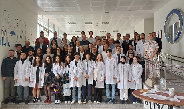 KTÜ KİMYA BÖLÜMÜ 1.SINIF ÖĞRENCİLERİ BEYAZ ÖNLÜKLERİ GİYDİ