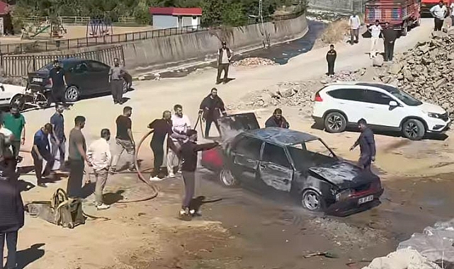 PARK HALİNDEKİ OTOMOBİL CAYIR CAYIR YANDI