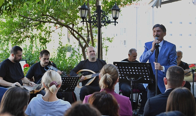 TRABZON TARİH MÜZESİ'NDE 'ATATÜRK'ÜN SEVDİĞİ ŞARKILAR' SESLENDİRİLDİ