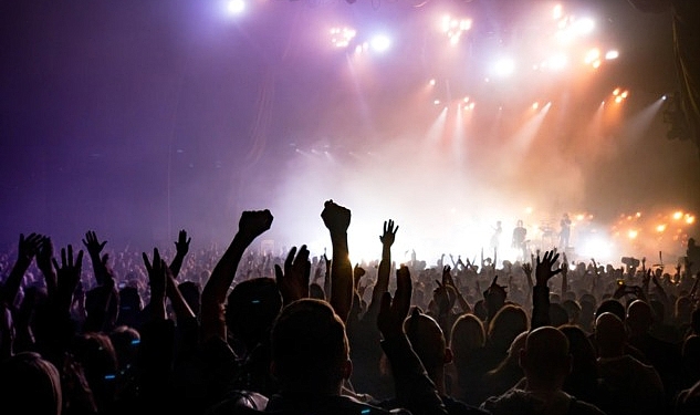 SKANDAL GRUBUN TRABZON'DAKİ KONSERİ İPTAL!