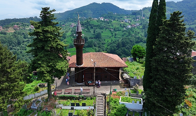 TRABZON'DA ASIRLIK CAMİLER GELECEĞE TAŞINIYOR