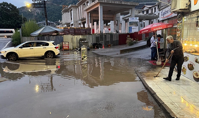 TRABZON'DA SAĞANAK ETKİLİ OLDU