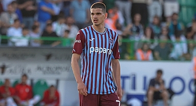 TRABZONSPOR'UN GENÇ YETENEĞİ 11'E GÖZ KIRPIYOR