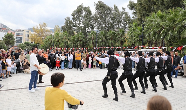 AKÇAABAT’TA KLASİK OTOMOBİL ŞÖLENİ GERÇEKLEŞTİ