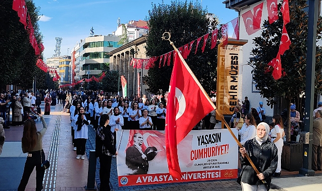 AVRASYA ÜNİVERSİTESİ'NDE CUMHURİYET COŞKUSU