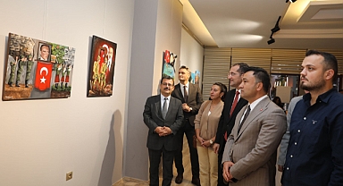 CUMHURİYET’İN 102. YILI ONURUNA RESİM SERGİSİ AÇILDI