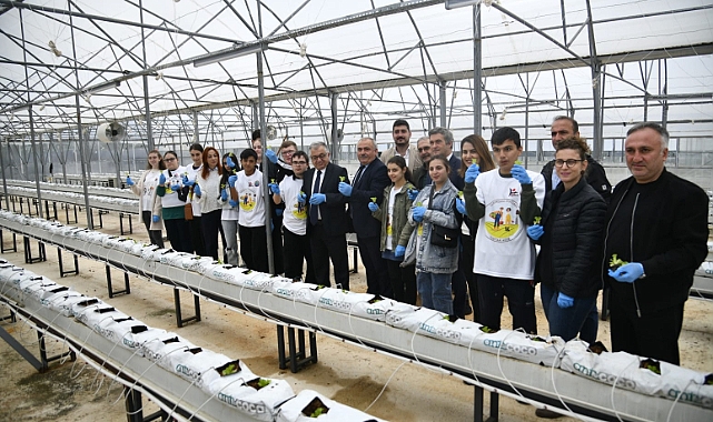 ÖZEL BİREYLER EN MUTLU KÖYDE STAJ YAPIYOR