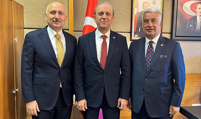 REKTÖR ÇUVALCI'DAN VEKİLLERE ÇIKARMA