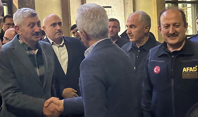 RİZE BELEDİYE BAŞKANINA ELEŞTİRİ, ARAKLI BELEDİYE BAŞKANINA ÖVGÜ!