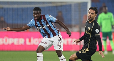 TRABZONSPOR'UN PARLAYAN YILDIZI OULAİ'DEN TARAFTARA TEŞEKKÜR