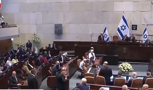 TRUMP'A İSRAİL MECLİSİ'NDE ŞOK PROTESTO... NEYE UĞRADIĞINI ŞAŞIRDI! 