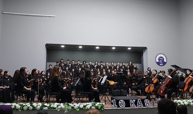 AKÇAABAT GÜZEL SANATLAR LİSESİ'NDE 10 KASIM ANMA TÖRENİ