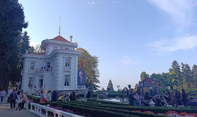 ATATÜRK KÖŞKÜ ZİYARETÇİ AKININA UĞRADI