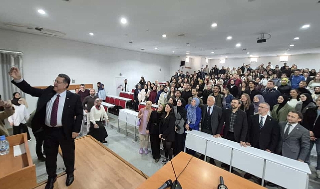 BAŞKAN GENÇ: "TAM BAĞIMSIZ TÜRKİYE OMUZLARINIZDA YÜKSELECEK"