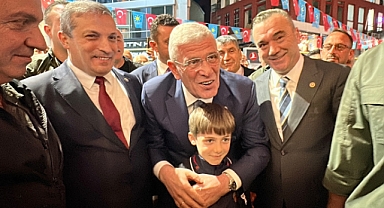 İYİ PARTİ LİDERİ DERVİŞOĞLU'NA COŞKULU KARŞILAMA