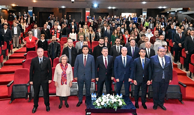 KTÜ'DEN BİR İLK: KARİYER FUARI İLE PANELLER SERİSİ BİR ARADA