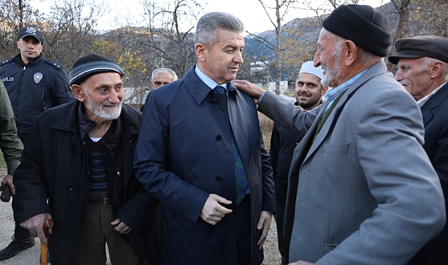 ÖRNEK VALİ... HER GÜN SAHADA