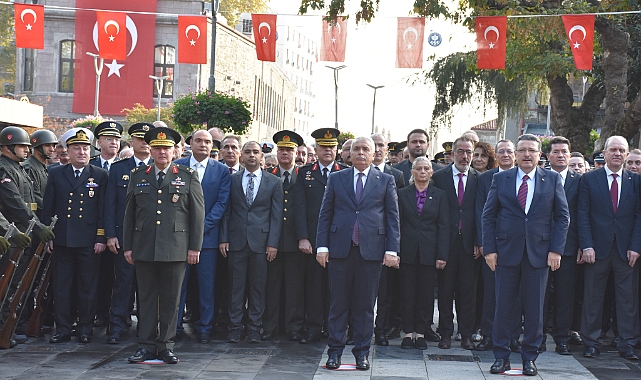 TRABZON'DA HAYAT DURDU... ATA'YA SAYGI