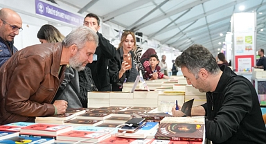 TRABZON KİTAP GÜNLERİ’NE ZİYARETÇİ AKINI SÜRÜYOR