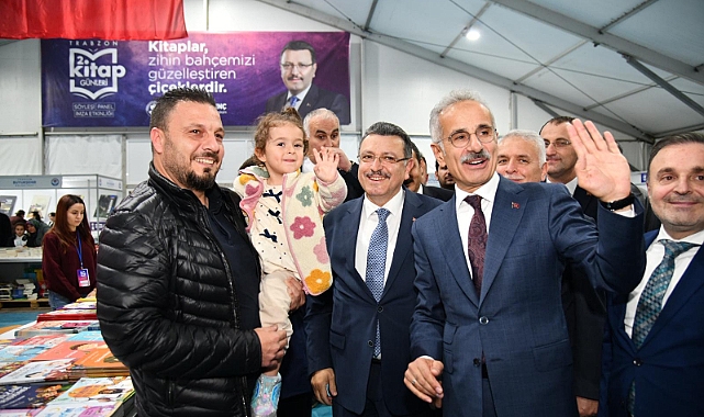 URALOĞLU, GENÇ VE TEKKE KİTAP FUARINI GEZDİ