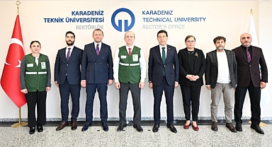 YEŞİLAY'DAN REKTÖR ÇUVALCI'YA ZİYARET