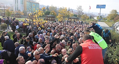 YOMRA BELEDİYESİ ELMA VE ARMUT FİDANI DAĞITTI 