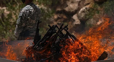 YÜZLERCE PKK'LI TERÖRİST SDG'YE GEÇTİ