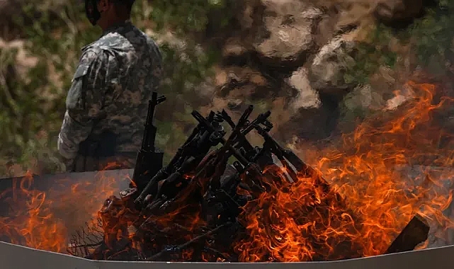 YÜZLERCE PKK'LI TERÖRİST SDG'YE GEÇTİ