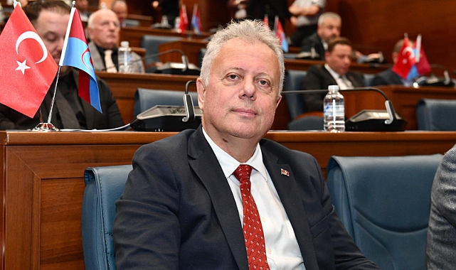 ZORLU, YEREL TİYATROLARIN YAŞADIĞI SAHNE SIKINTISINI GÜNDEME TAŞIDI