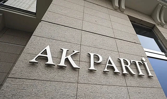 AK PARTİ'DE DEĞİŞİM RÜZGARI 