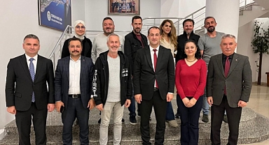 AKÇAABAT BELEDİYE TİYATROSU YENİ SEZON İÇİN PERDE AÇIYOR