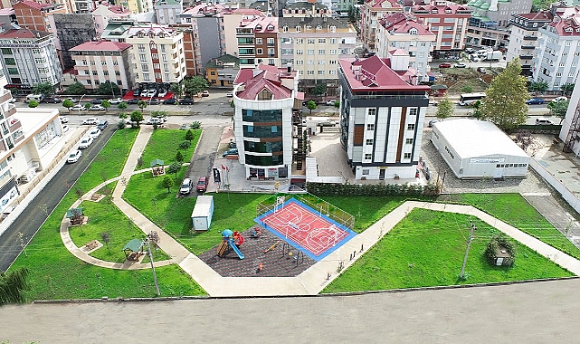 AKÇAABAT'TA 40 ÇOCUK PARKI YAPILDI
