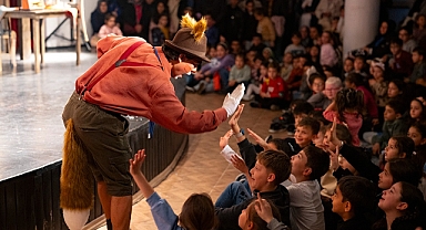 AKÇAABAT'TA 'PİNOKYO' ÇOCUKLARLA BULUŞTU