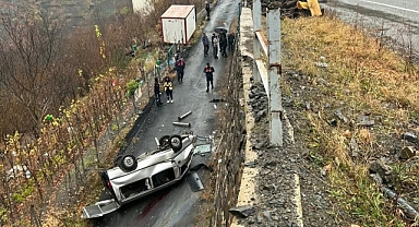 ARTVİN'DE FECİ KAZA: 3 ÖLÜ 