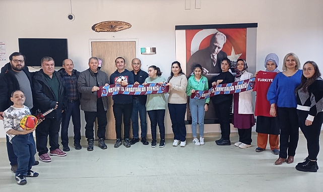 ARTVİN TRABZONSPOR TARAFTARLAR DERNEĞİNDEN ANLAMLI ZİYARET