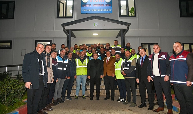 BAŞKAN GENÇ’TEN YILBAŞINDA GÖREV YAPAN PERSONELE ZİYARET