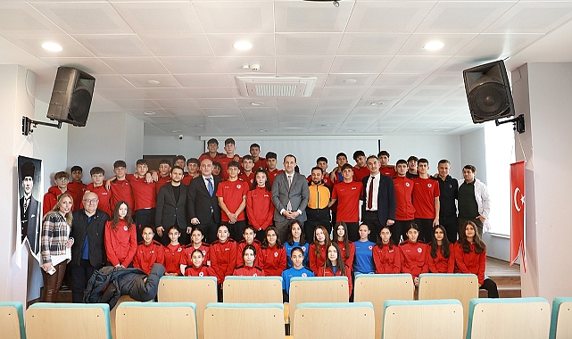 EKİM ÖĞRENCİLERLE BULUŞTU