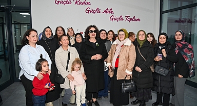 HÜLYA KOÇYİĞİT'TEN KADIN YAŞAM MERKEZİ'NE ÖVGÜ