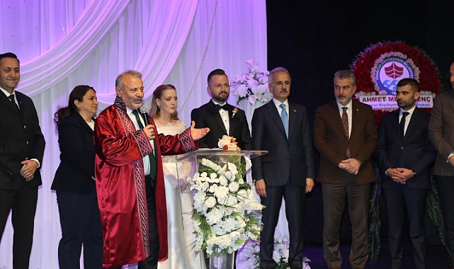 KÜBRA VE UĞUR'UN MUTLU GÜNÜ... ŞAHİTLERİ BAKAN URALOĞLU