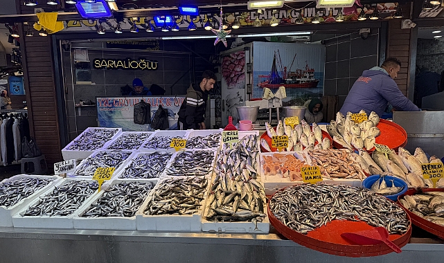 TEZGAHLAR HAMSİ VE İSTAVRİT İLE ŞENLENDİ