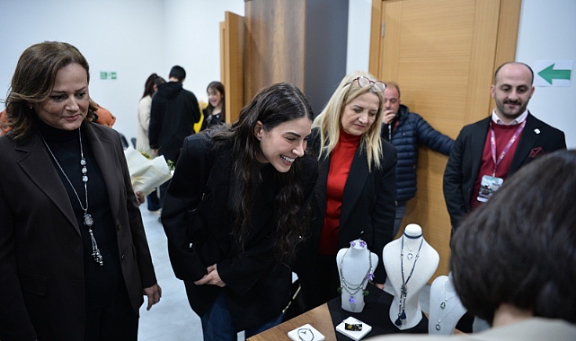 ÜNLÜ OYUNCU BÜYÜKŞEHİR'İN KADIN YAŞAM MERKEZİNE HAYRAN KALDI