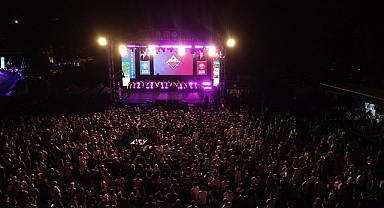 AKÇAABAT KÜLTÜR VE SANATLA MARKA ŞEHİR OLMA YOLUNDA İLERLİYOR