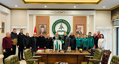 ARTVİNSPOR'DAN REKTÖR AYDIN'A ZİYARET 