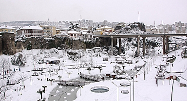 TRABZON'DA EĞİTİME KAR ENGELİ 