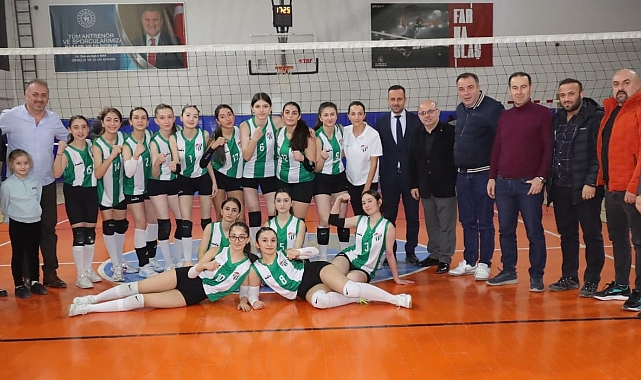 ARTVİNSPOR KADIN VOLEYBOL TAKIMINDAN 3-0’LIK GALİBİYET