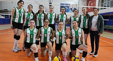 ARTVİNSPOR VOLEYBOL ALTYAPISIYLA PARLIYOR
