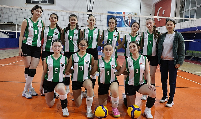 ARTVİNSPOR VOLEYBOL ALTYAPISIYLA PARLIYOR